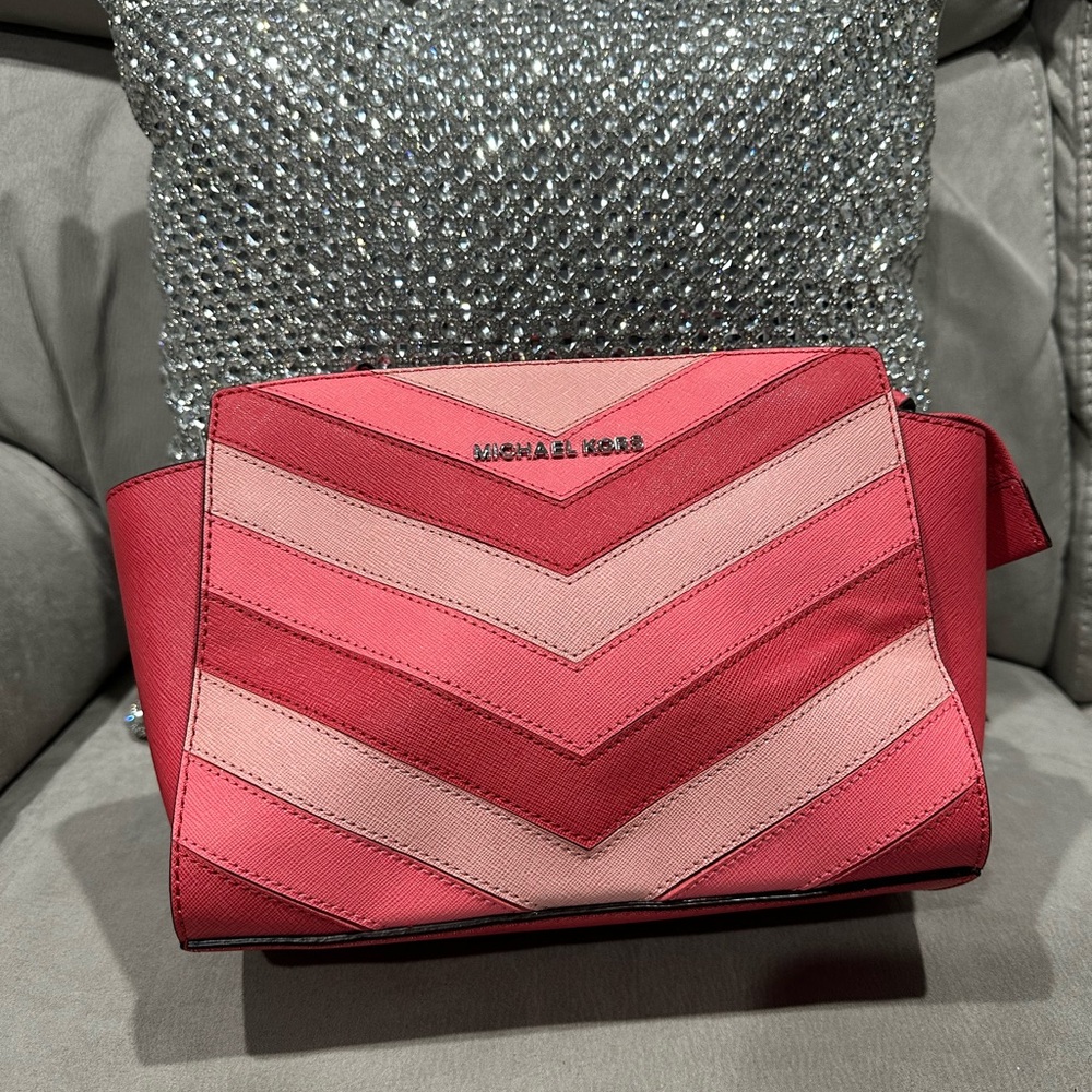 Michael Kors Pink Chevron Women's Bag